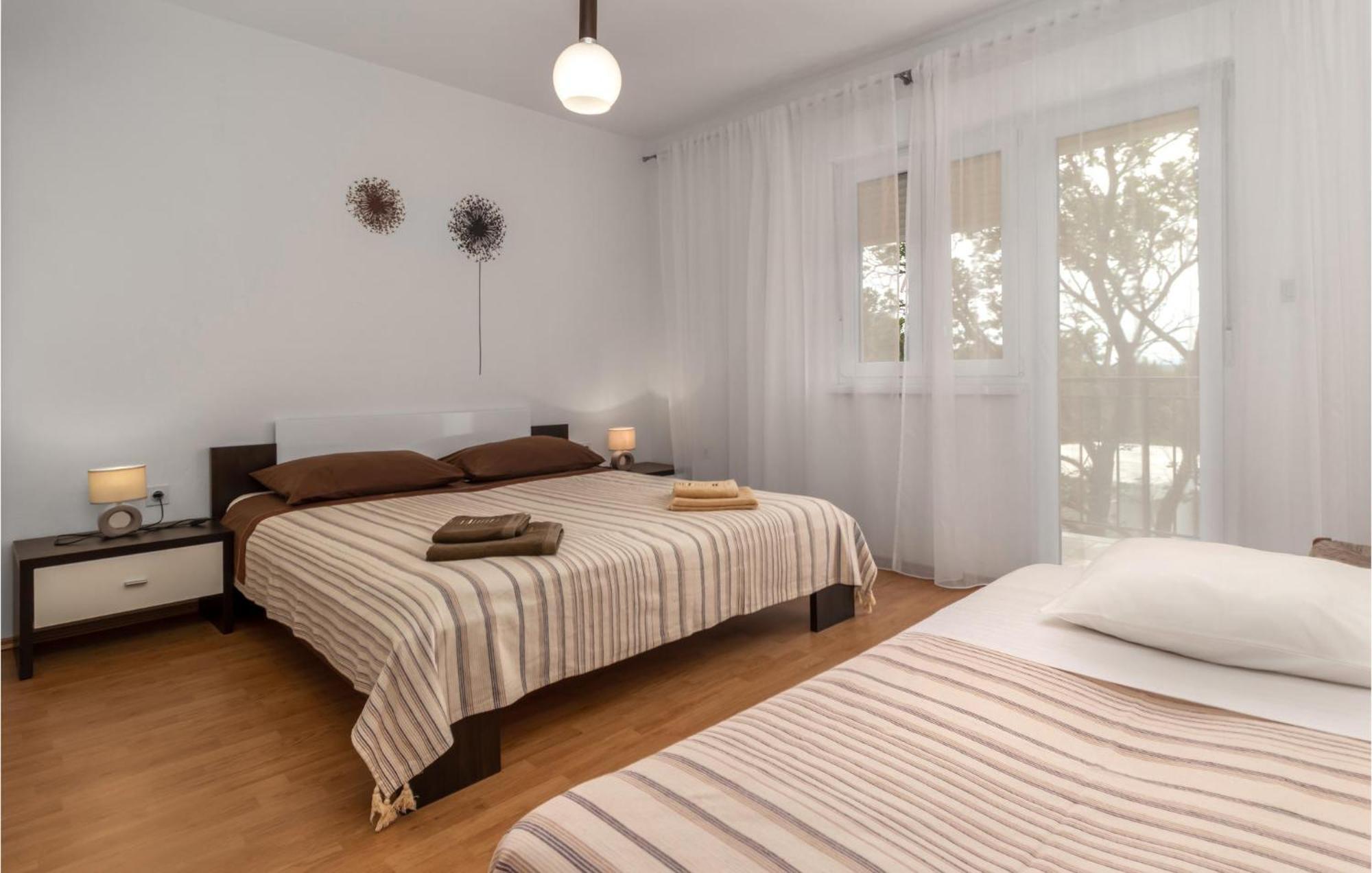 Nice Apartment In Jadranovo With Wifi Kültér fotó